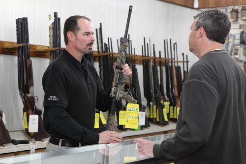 Featured image for Felon Robs Gun Dealer